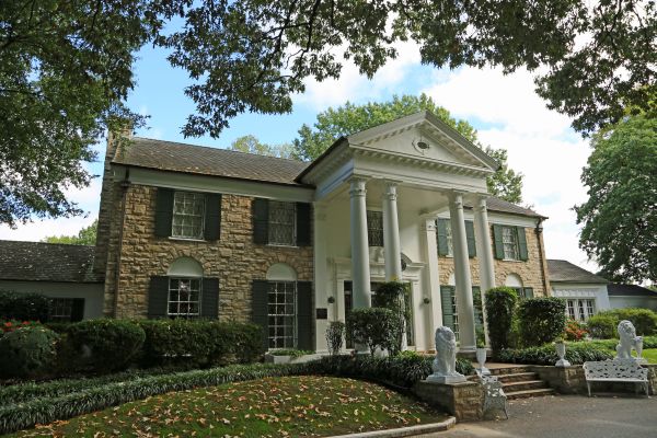 Elvis Presley's home, Graceland in Memphis, TN
